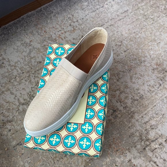 Charleston Shoe Size 10 Pearl Slip On - Picture 1 of 4